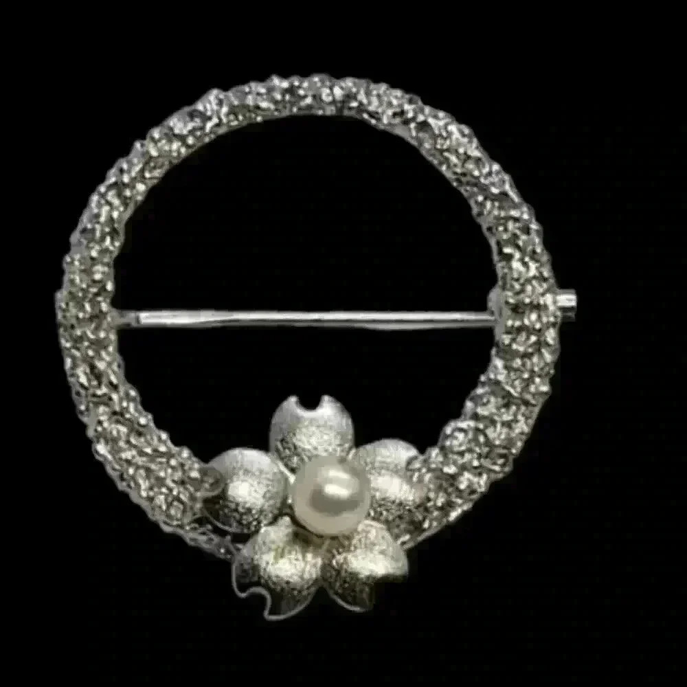 Vintage Tasaki Silver & Akoya Pearl Brooch Textured Wreath With Flower Rare